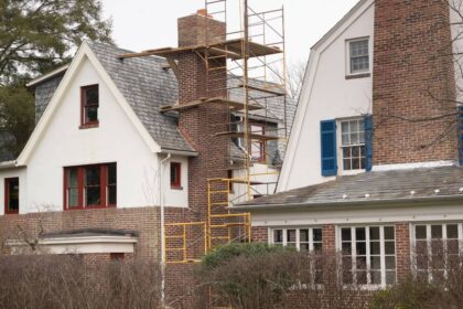Baltimore,,Maryland,Us,-,January,08,,2021:,Construction,Scaffolding,Installed HOA repairs